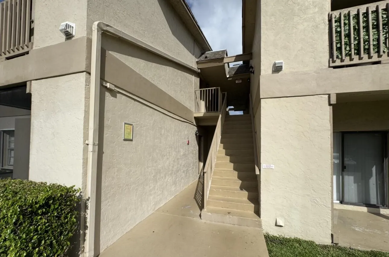 STAIRWAY FOR UNIT