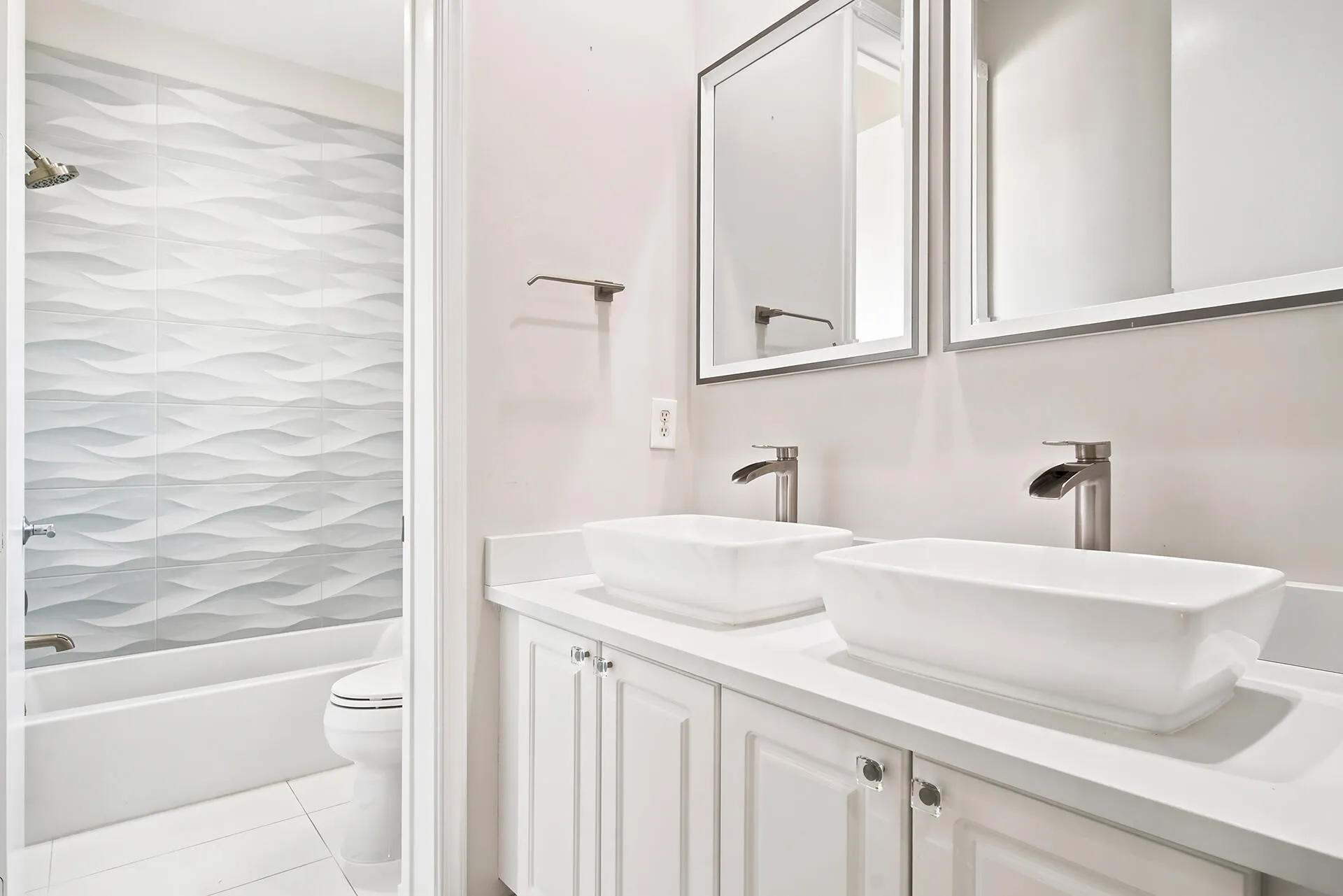 207-ISLE-VERDE-WAY-33418-056