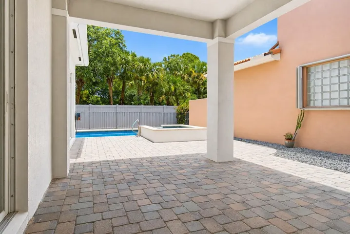 207-ISLE-VERDE-WAY-33418-034