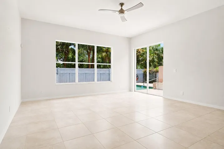 207-ISLE-VERDE-WAY-33418-030