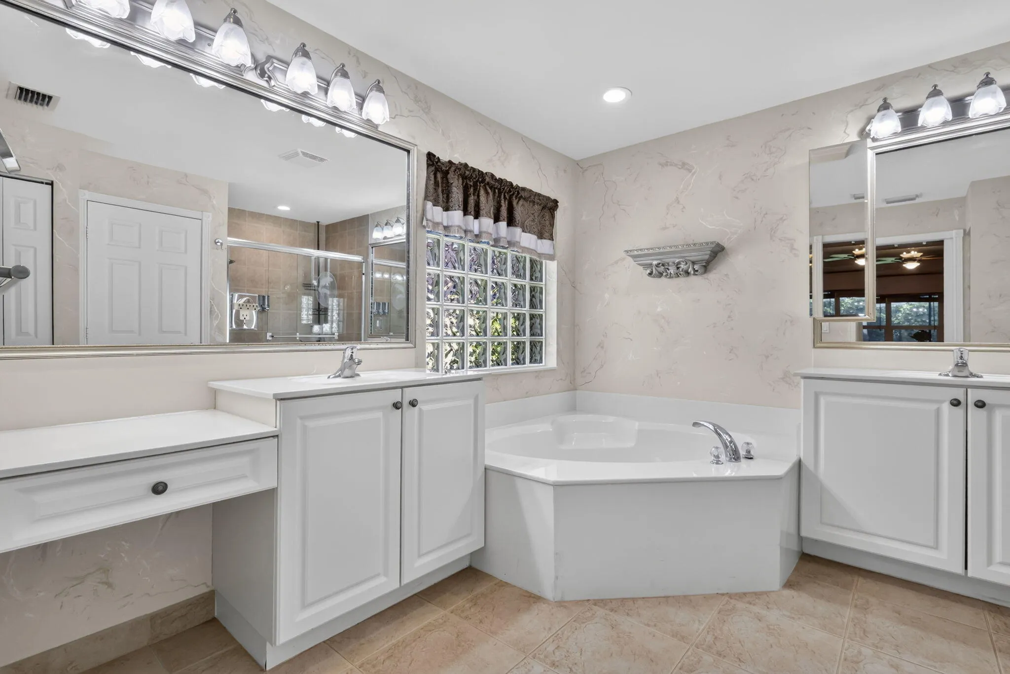 Primary bath