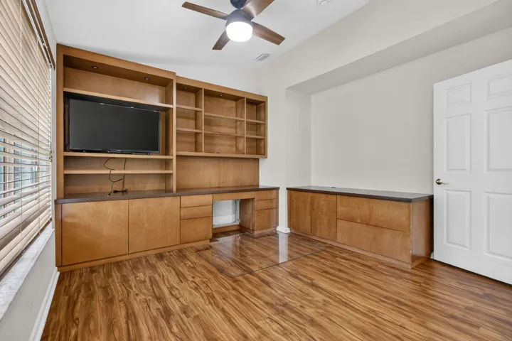 Den Built in unit
