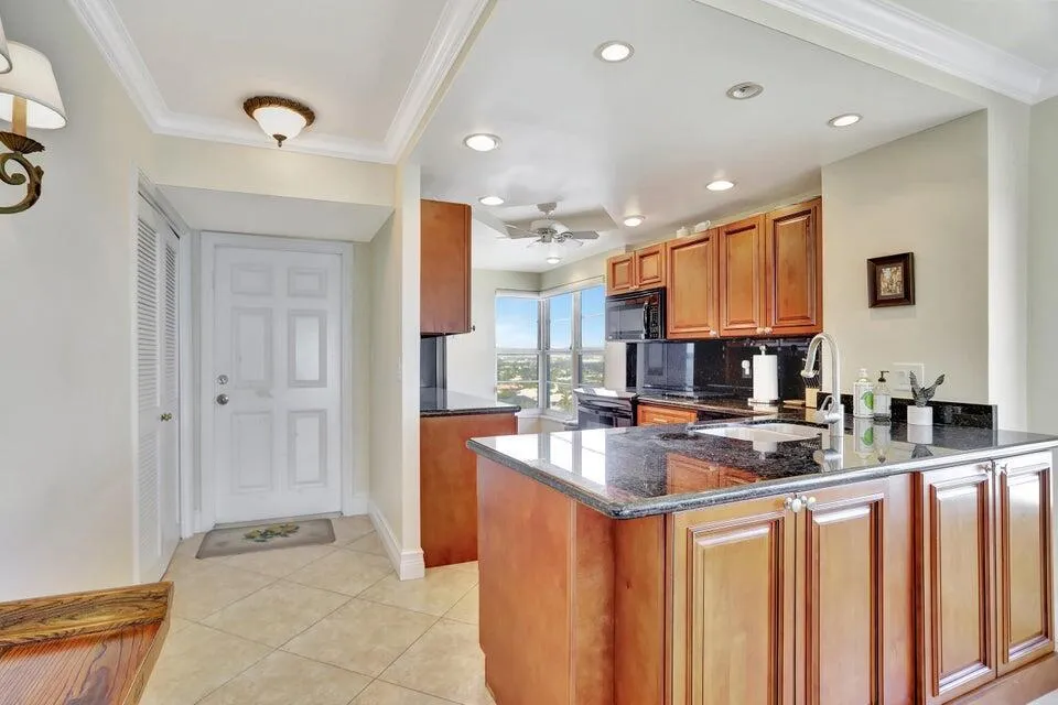 Open Kitchen