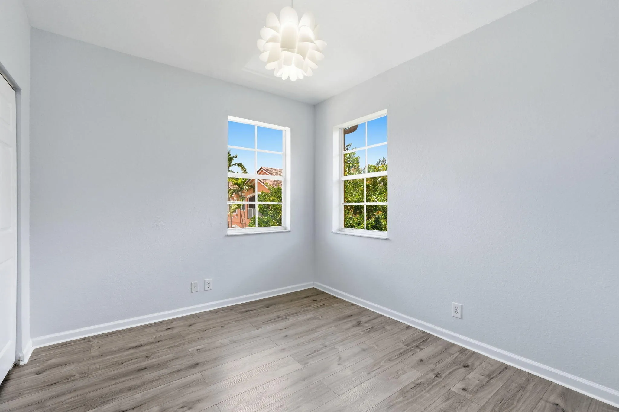 Guest bedroom