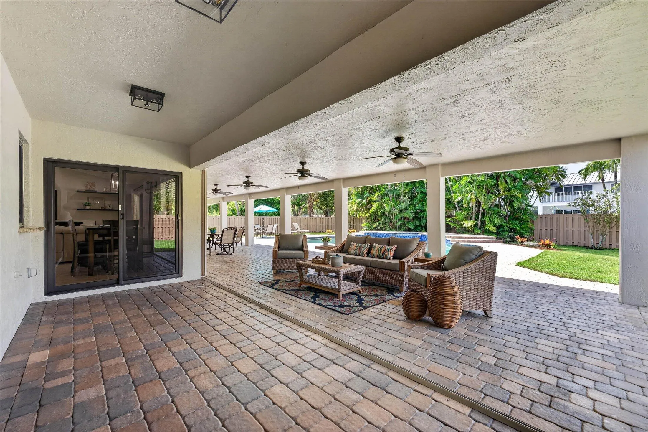 32-20250 NW 5th St, Pembroke Pines-32