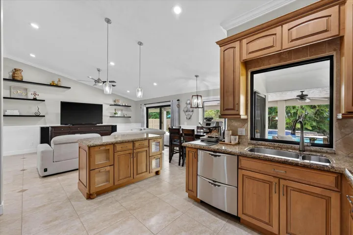 17-20250 NW 5th St, Pembroke Pines-18