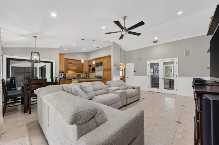 12-20250 NW 5th St, Pembroke Pines-17