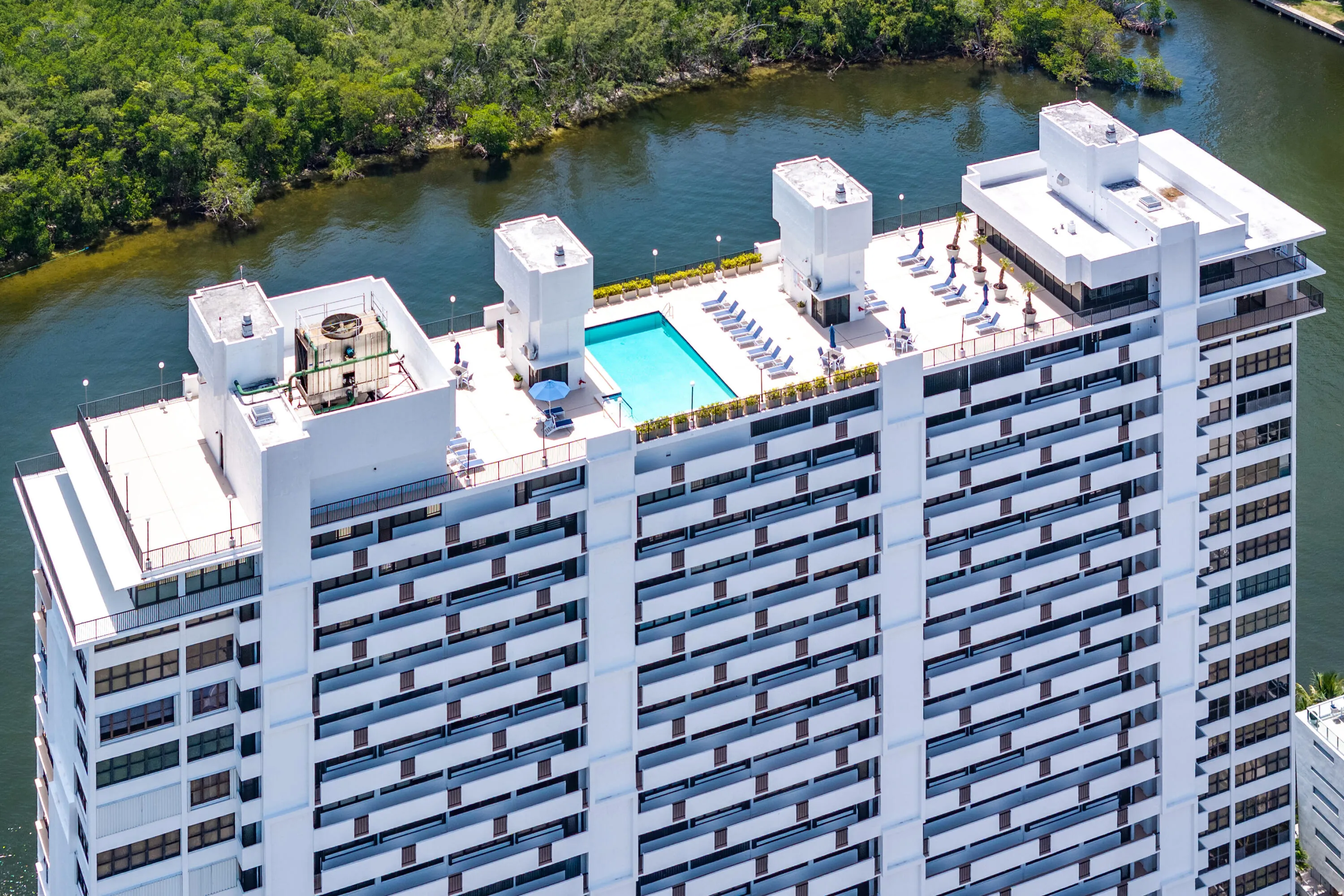 032-936IntracoastalDrive-12H-FortLauderd
