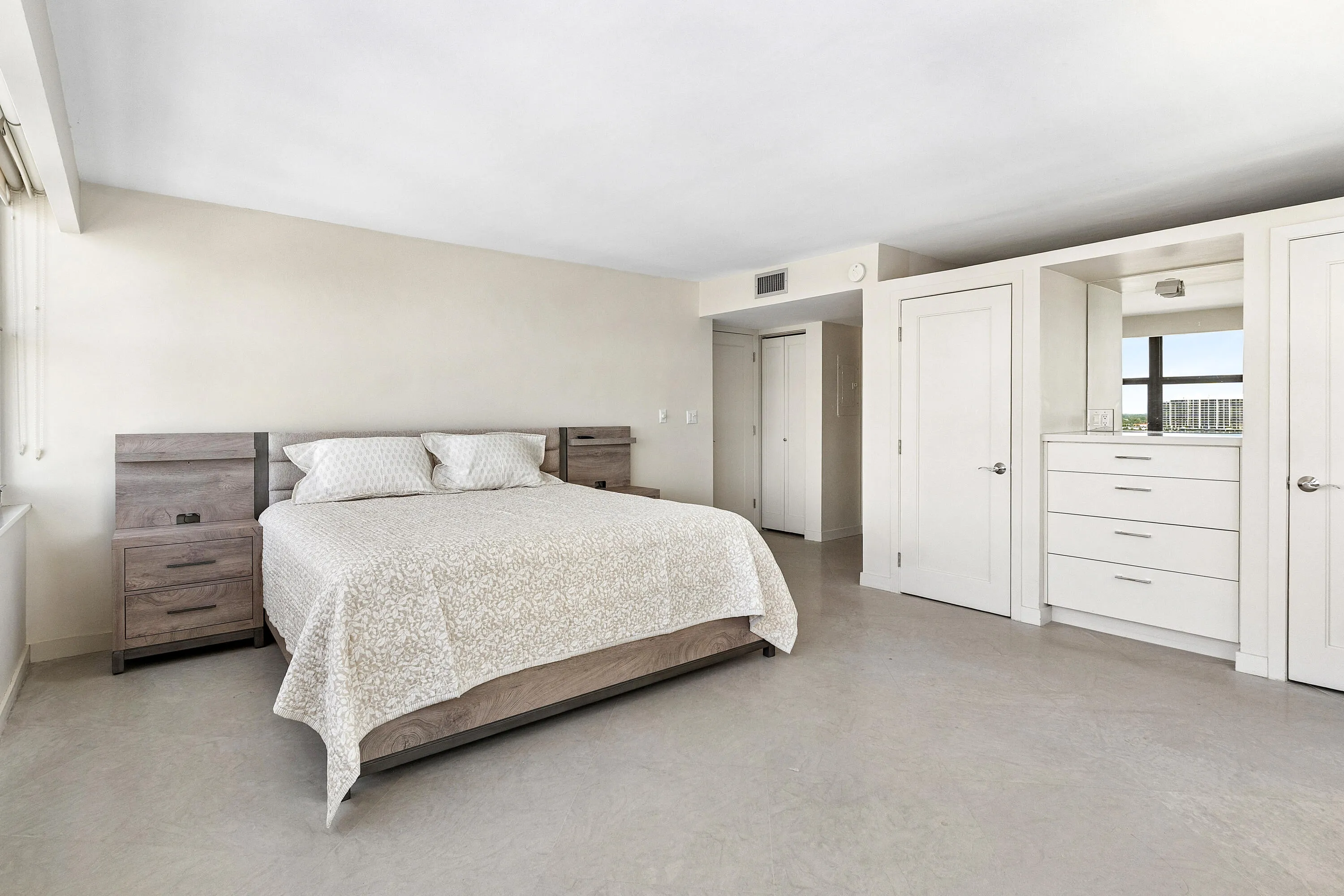 015-936IntracoastalDrive-12H-FortLauderd