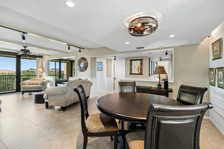 dining room perspective