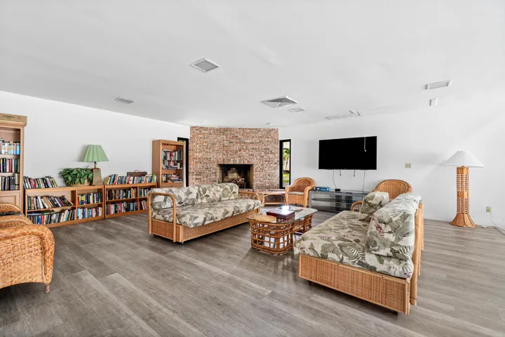 clubhouse library