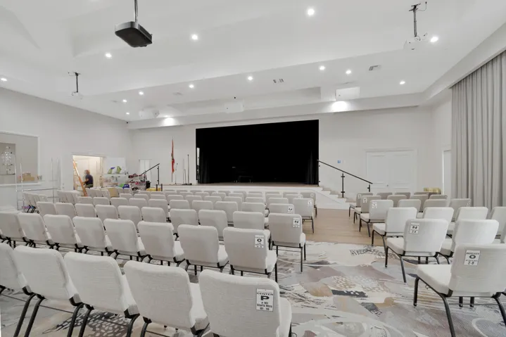 ponte vecchio clubhouse 7
