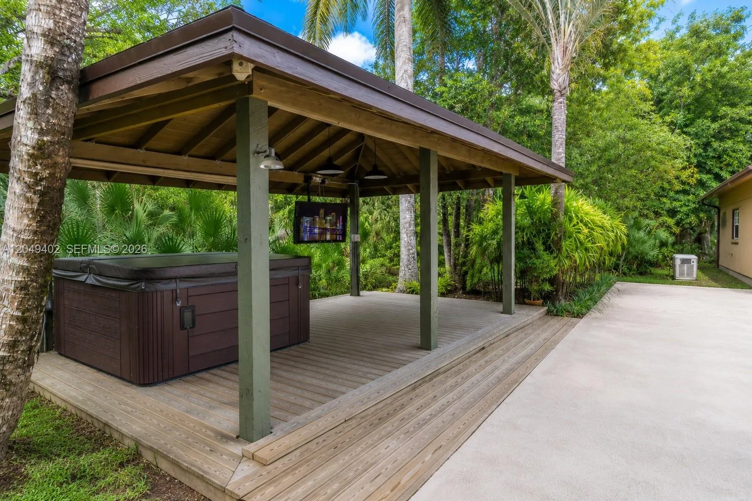 Property photo 33