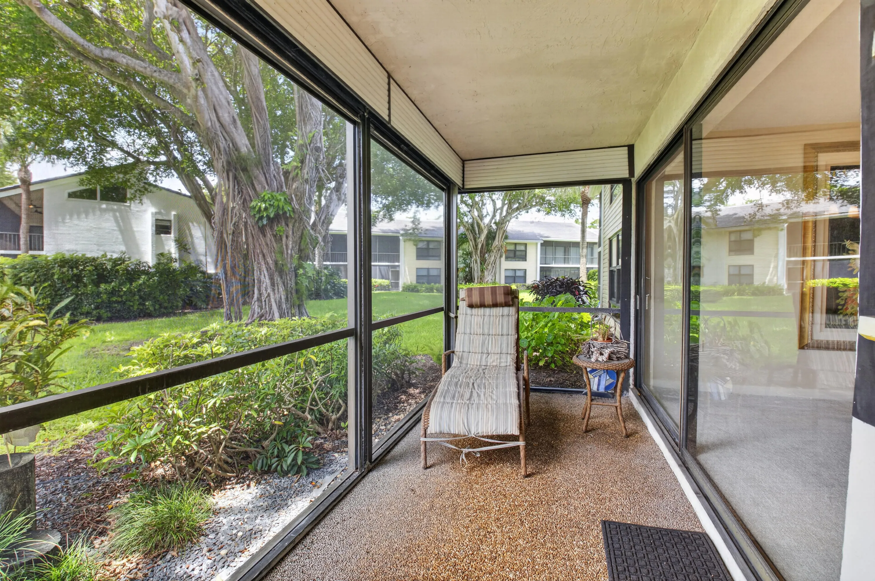 SCREENED IN PATIO