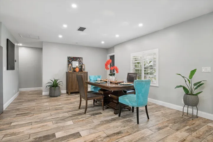 14-Maitlen-4601 W Hawthorne Cir-12