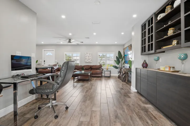 5-Maitlen-4601 W Hawthorne Cir-8-2
