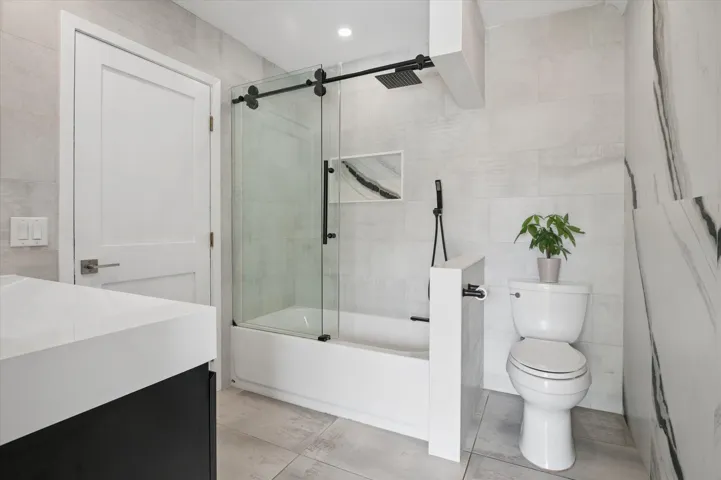 28-Maitlen-4601 W Hawthorne Cir-26
