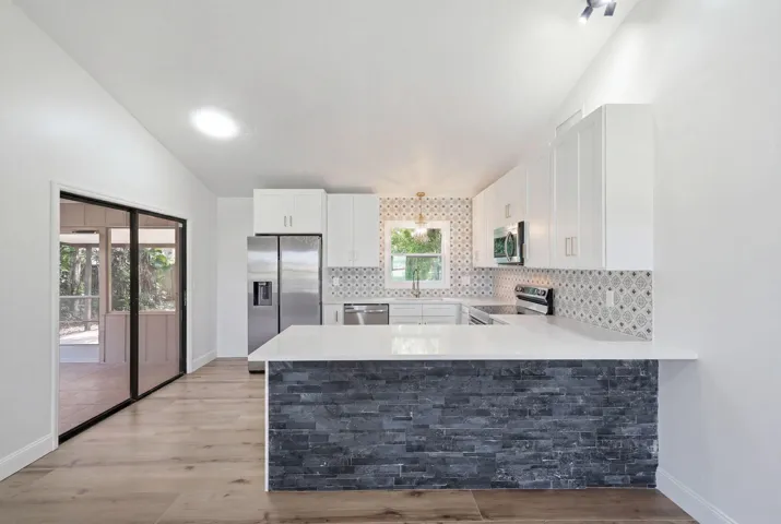 9-web-or-mls-306-24th-ave