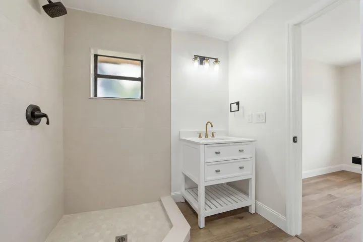 24-web-or-mls-306-24th-ave