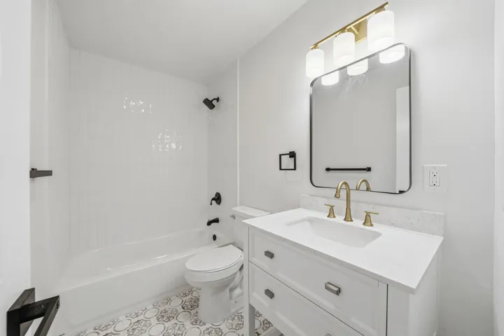 20-web-or-mls-306-24th-ave
