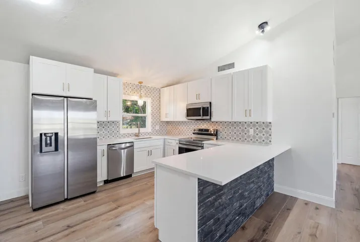 10-web-or-mls-306-24th-ave
