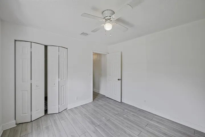 40-8671 155th Place N-40