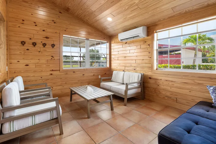 office/lounge