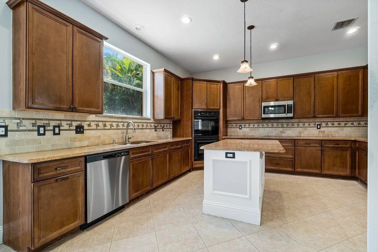 011-11178MainsailCourt-Wellington-FL-334