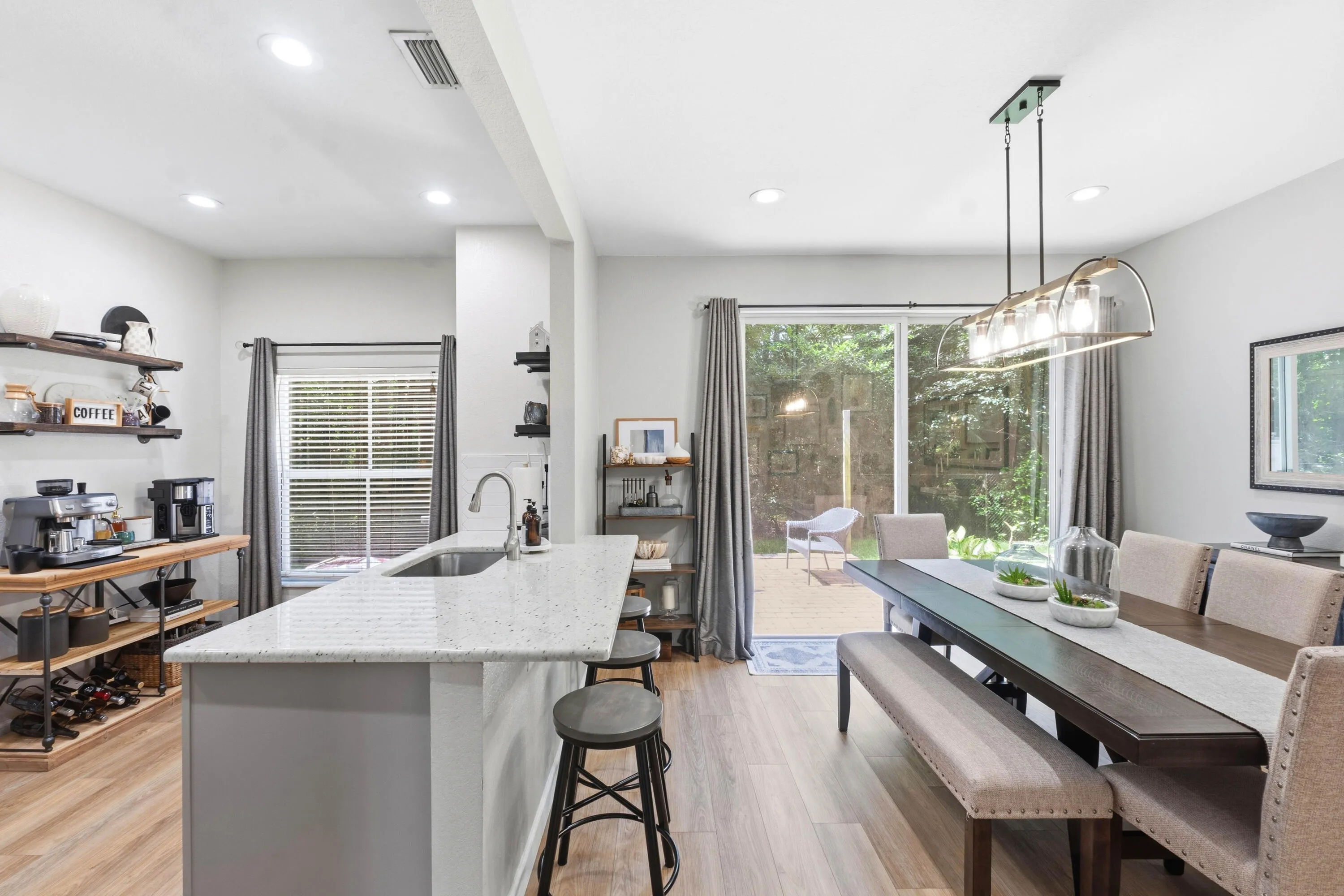 3469 Merrick Ln_007
