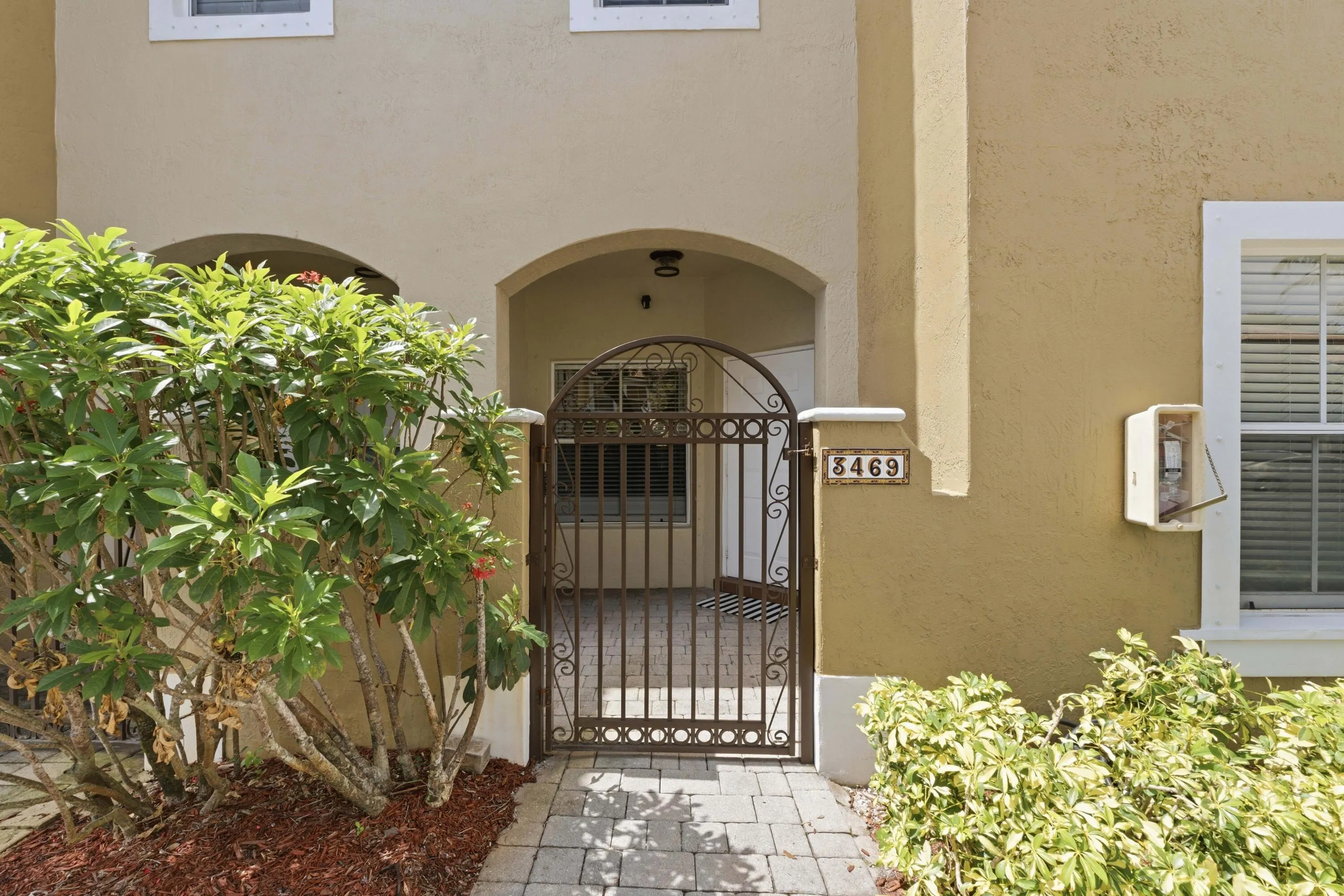 3469 Merrick Ln_027