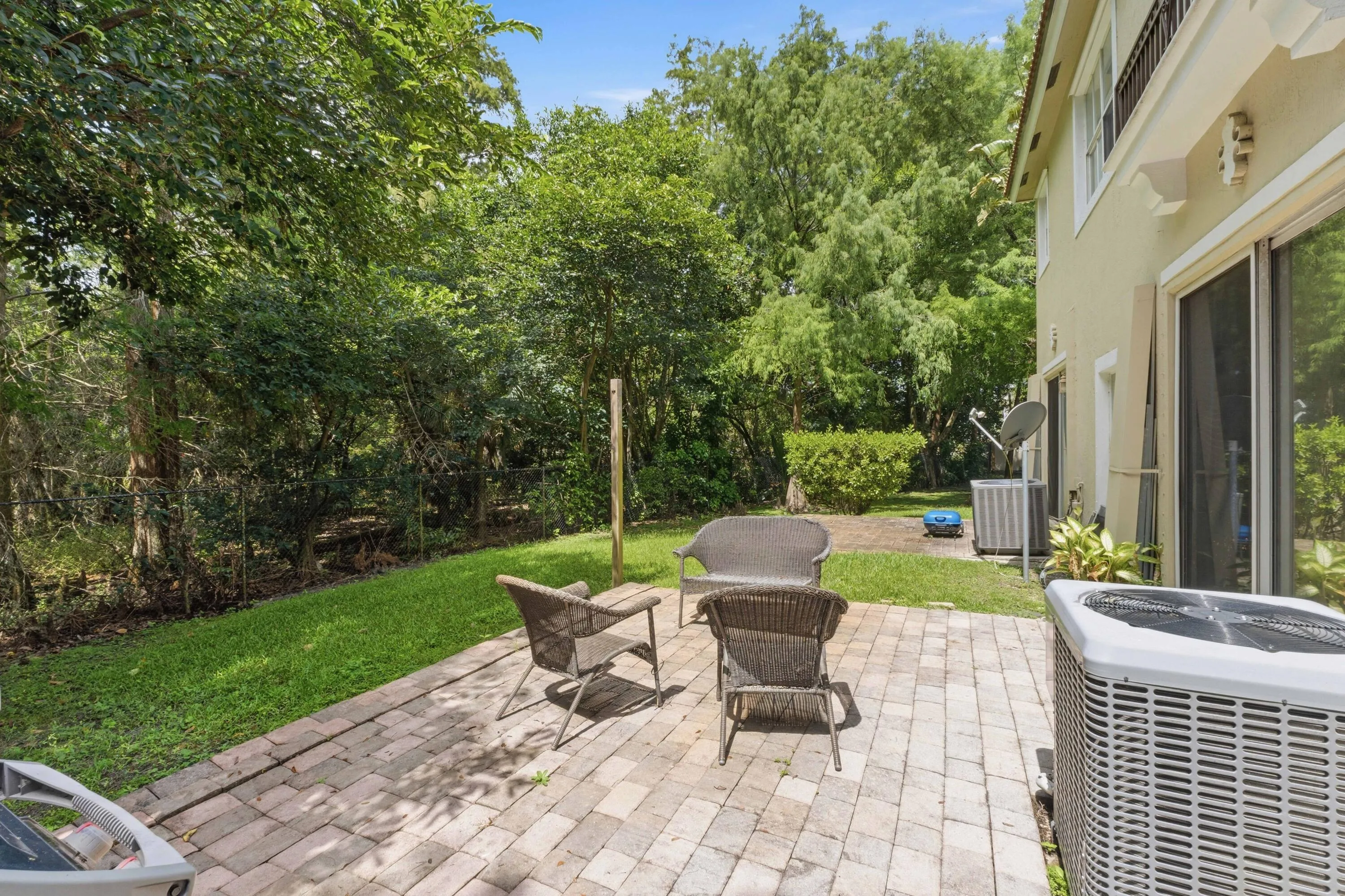 3469 Merrick Ln_031