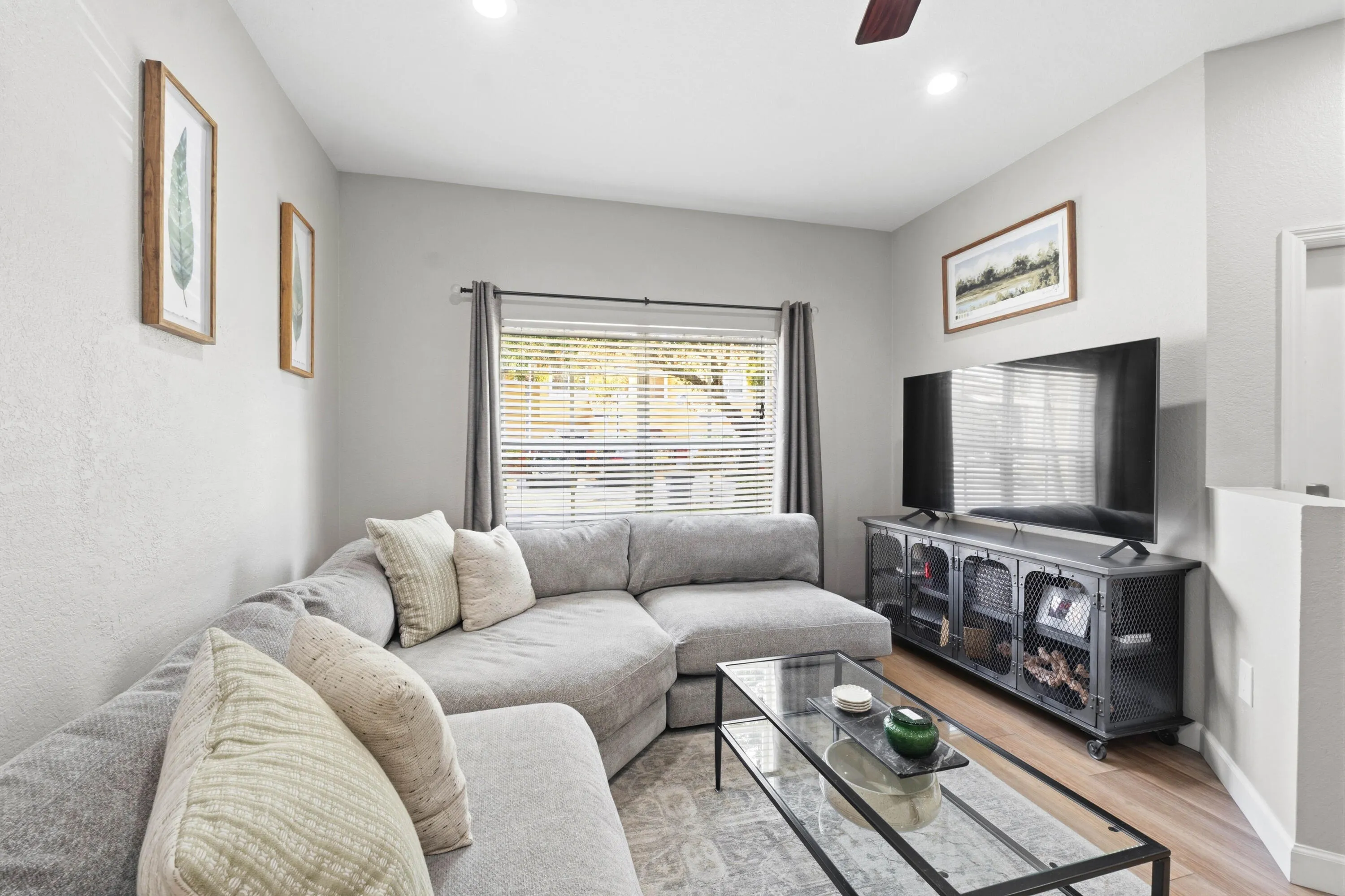 3469 Merrick Ln_005