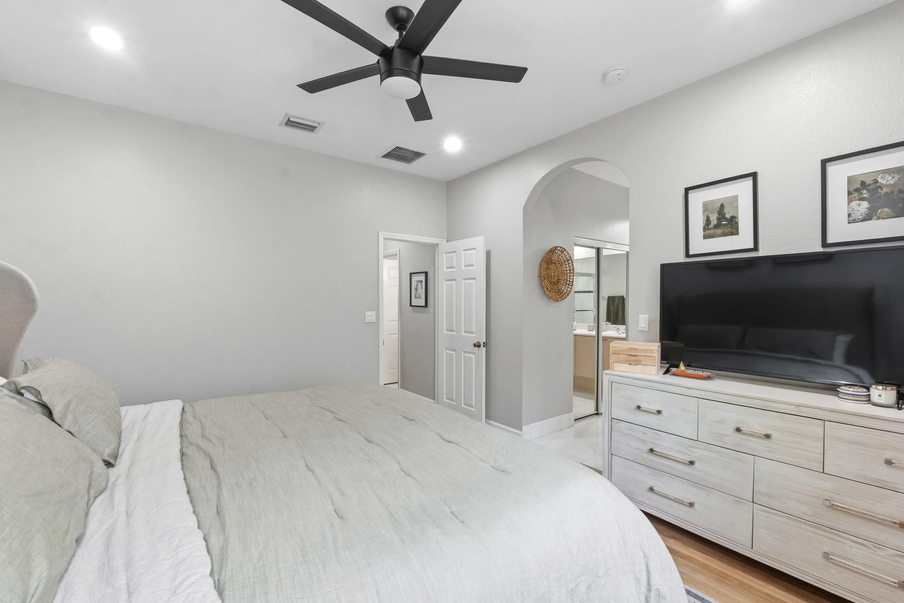 3469 Merrick Ln_017