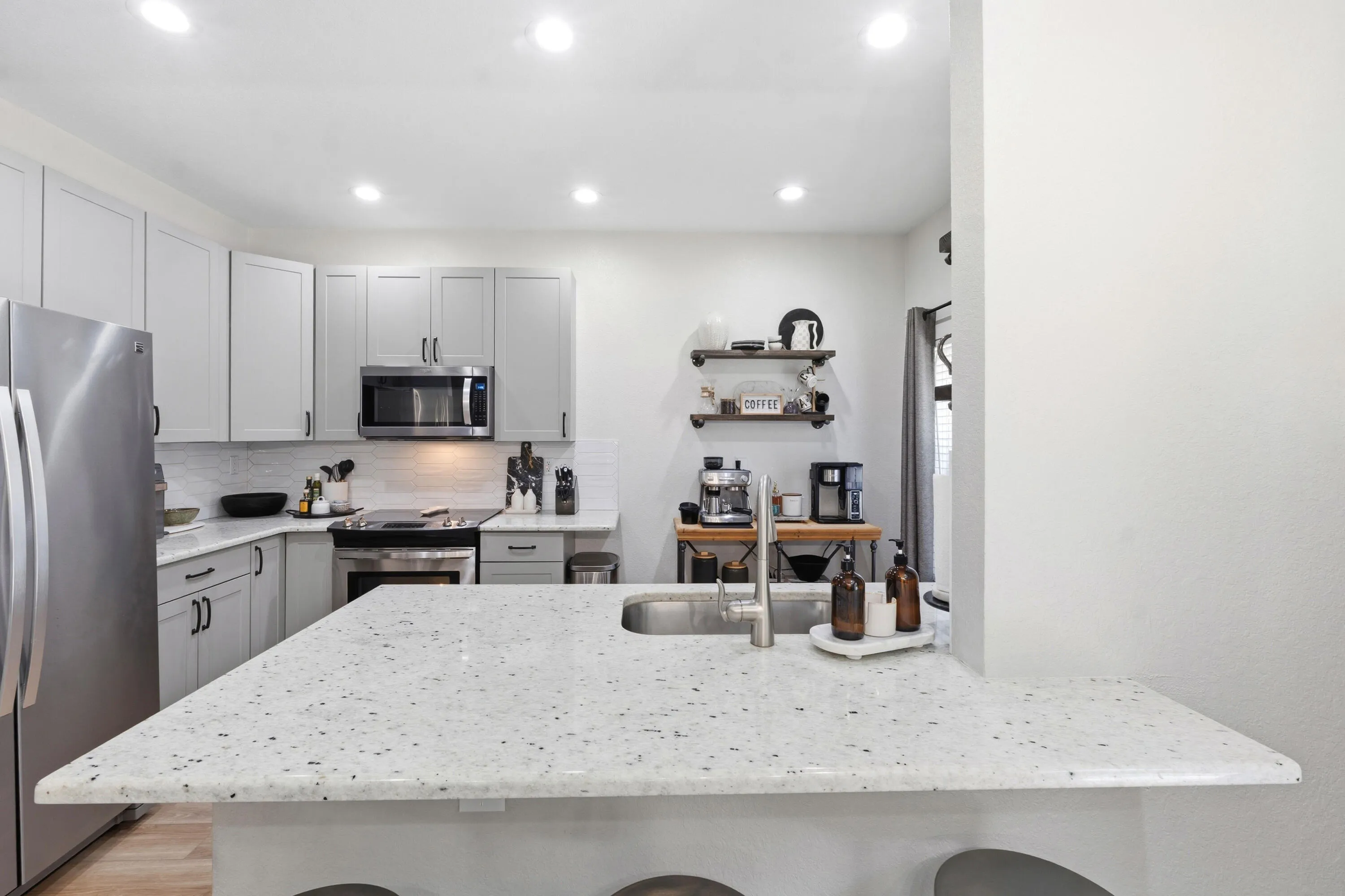 3469 Merrick Ln_009