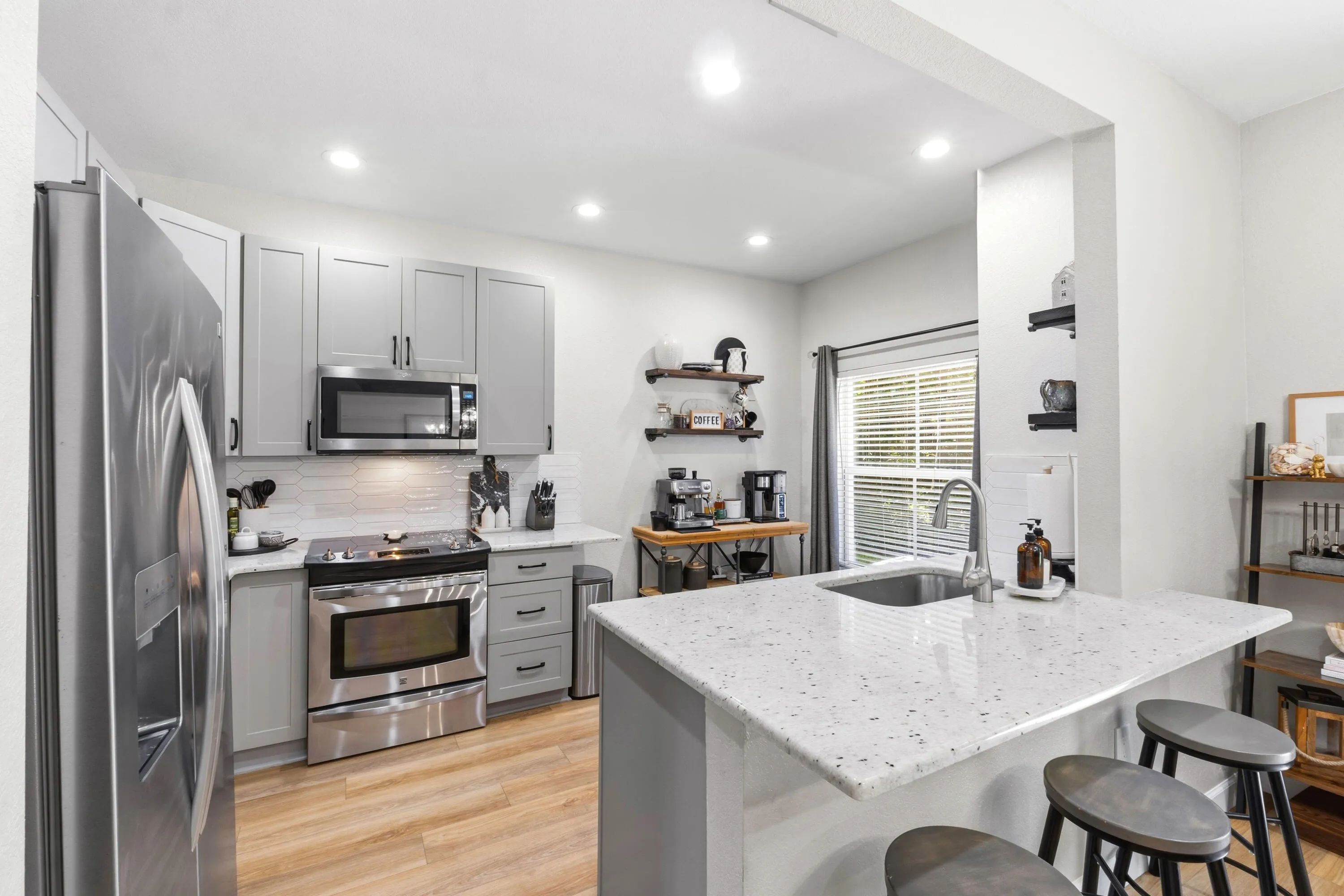 3469 Merrick Ln_008