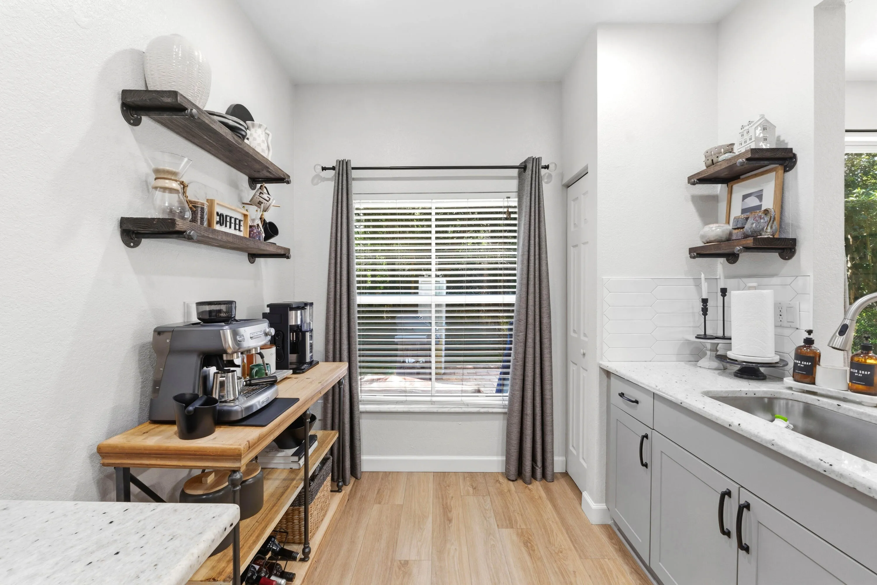 3469 Merrick Ln_010