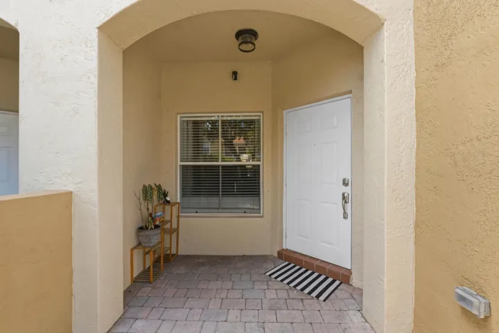 3469 Merrick Ln_026