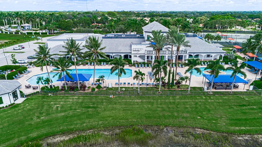 40clubhouse rear view