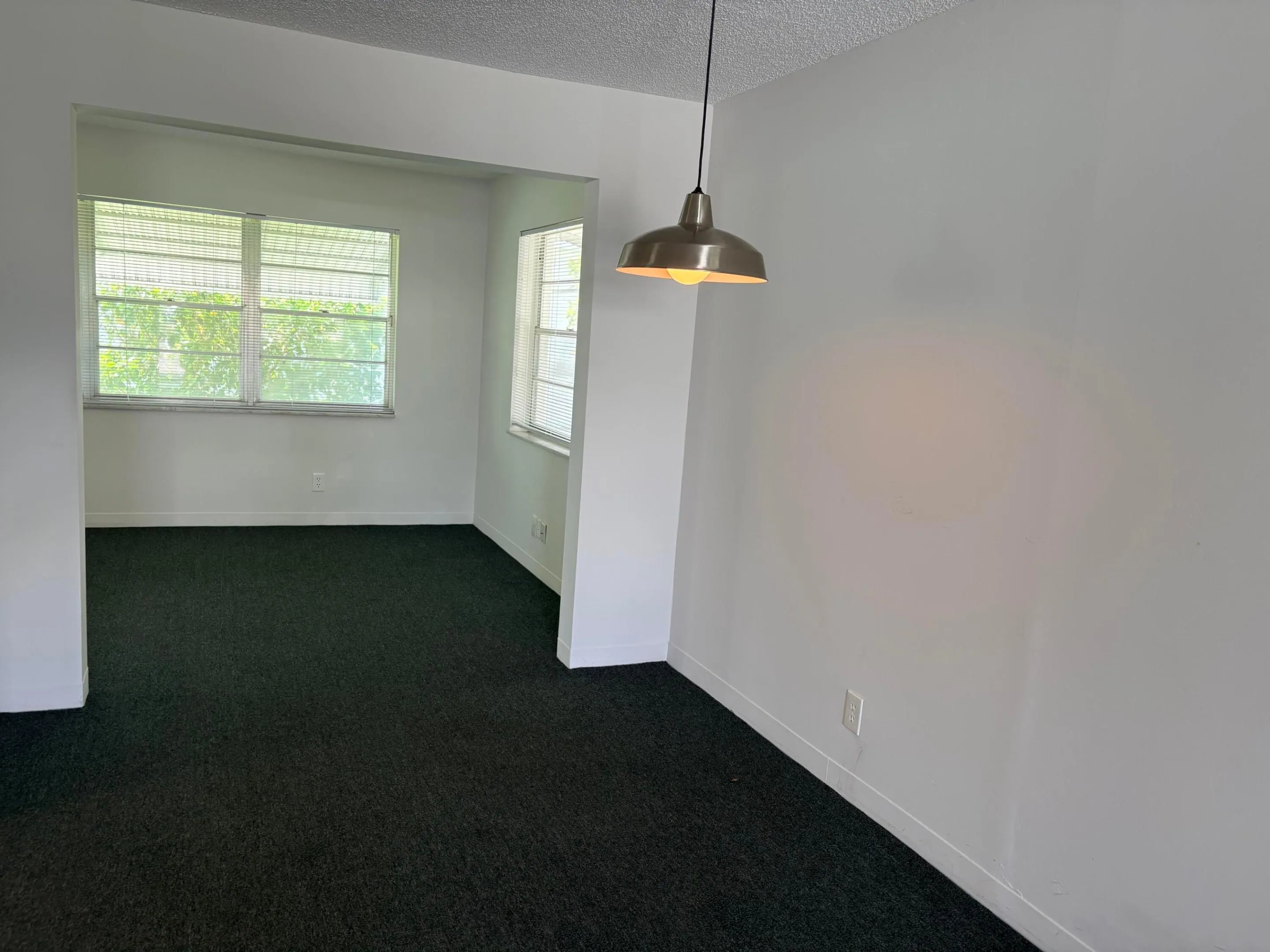 CAN USE THIS AREA FOR DINING OR IF YOU PREFER IN THE FAMILY ROOM