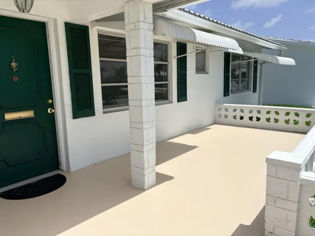 FRESHLY PAINTED PATIO & DRIVEWAY