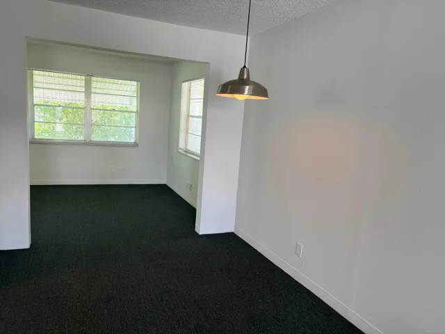 CAN USE THIS AREA FOR DINING OR IF YOU PREFER IN THE FAMILY ROOM