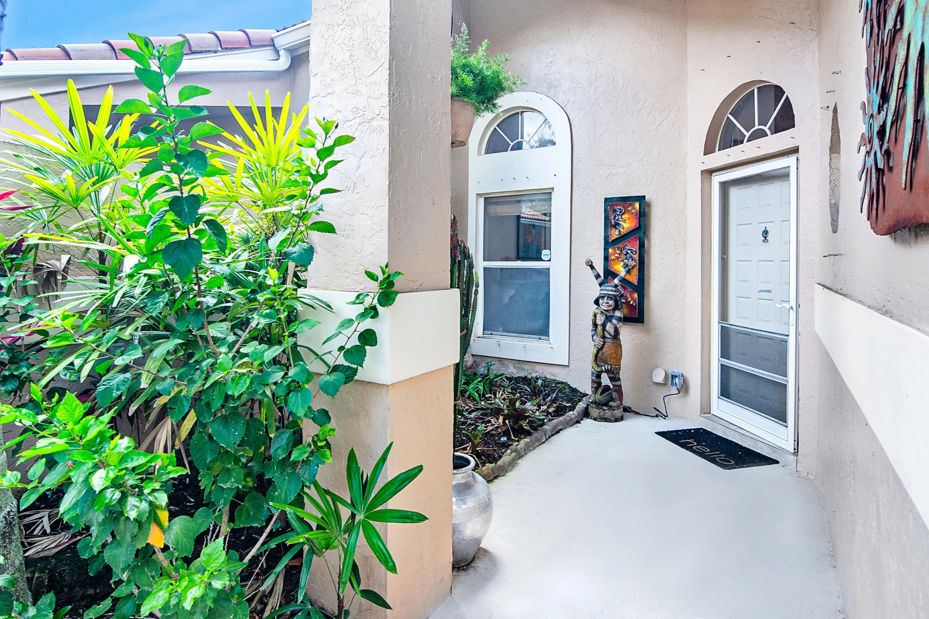 2102 Mahogany Way_002