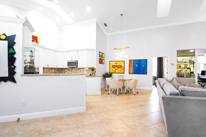 2102 Mahogany Way_004