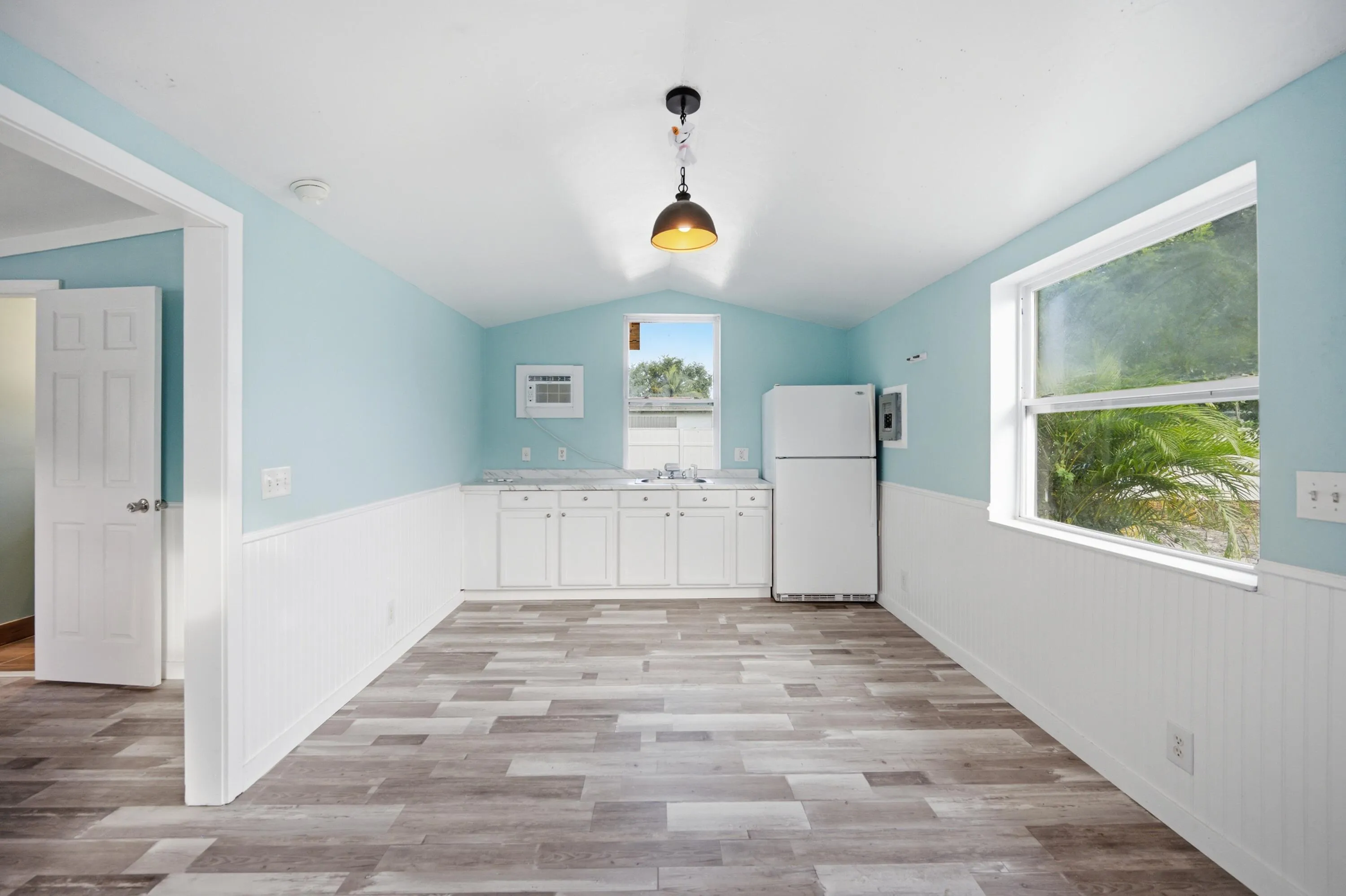 Cottage Kitchenette