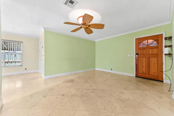 07 Living Room 03