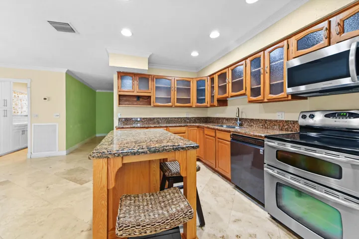 12 Kitchen 05