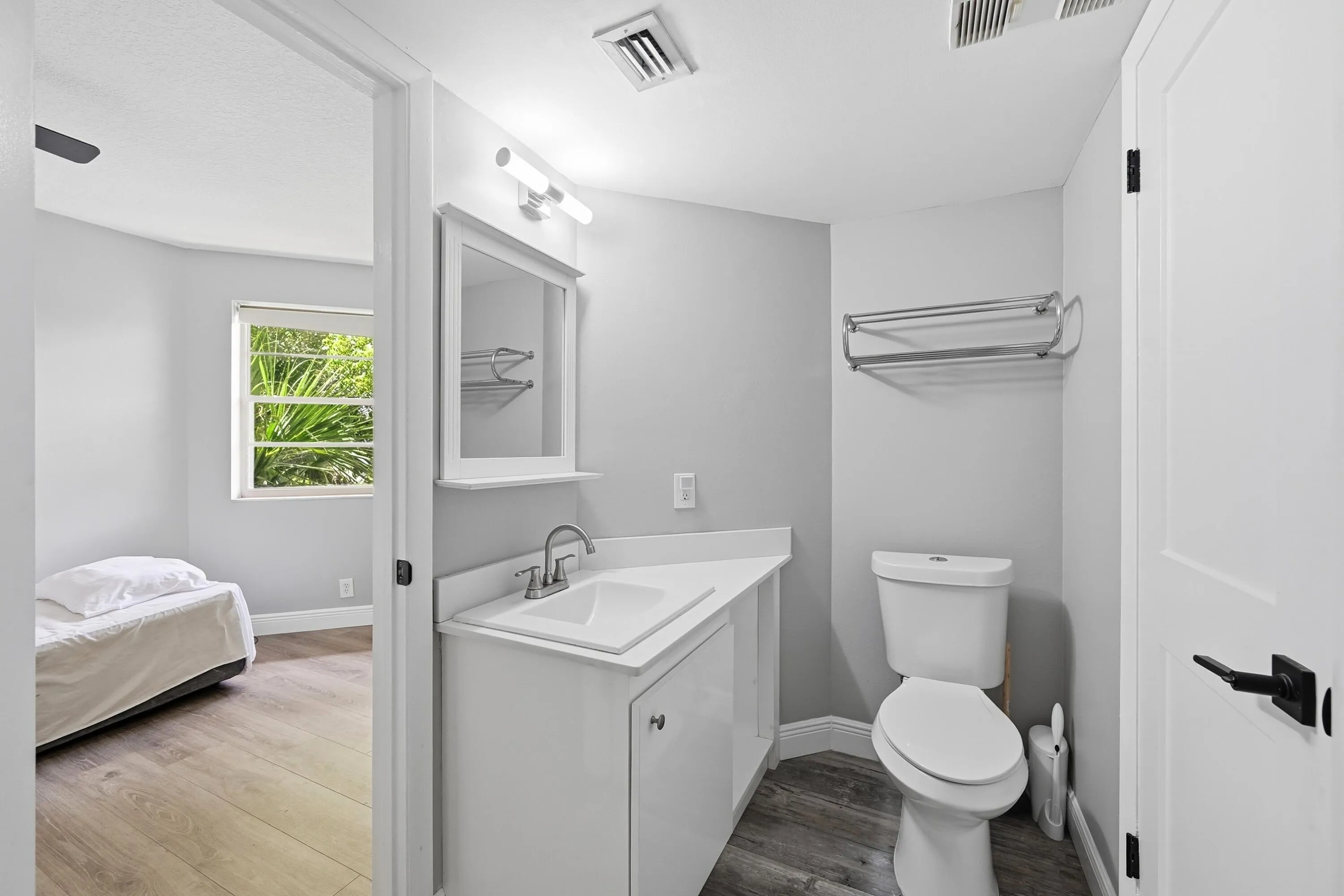 28_bathroom
