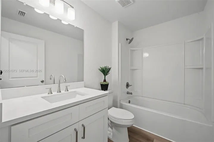 2nd Bathroom