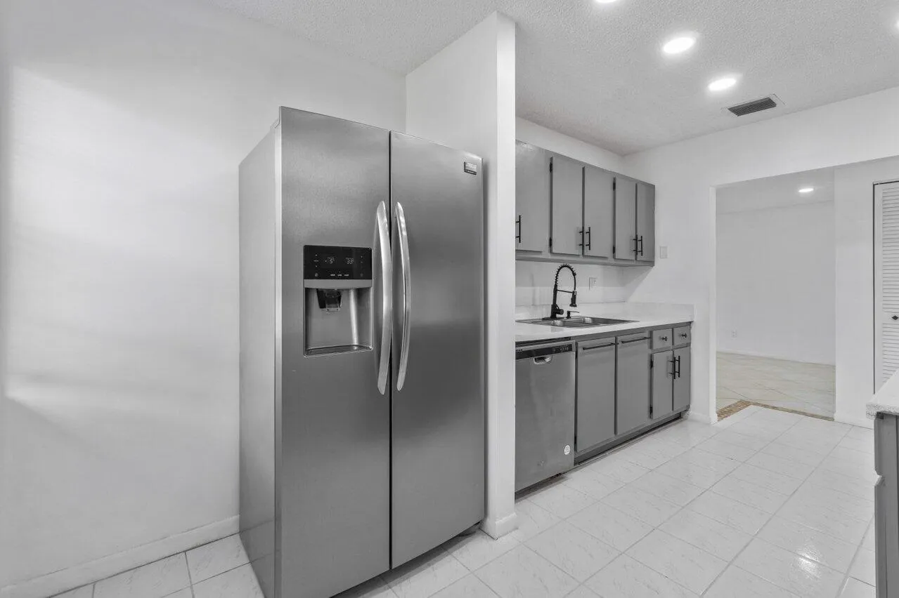 010-1620GranfernAvenue-WestPalmBeach-FL-