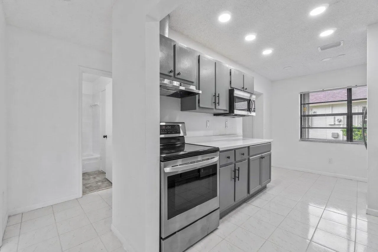 008-1620GranfernAvenue-WestPalmBeach-FL-